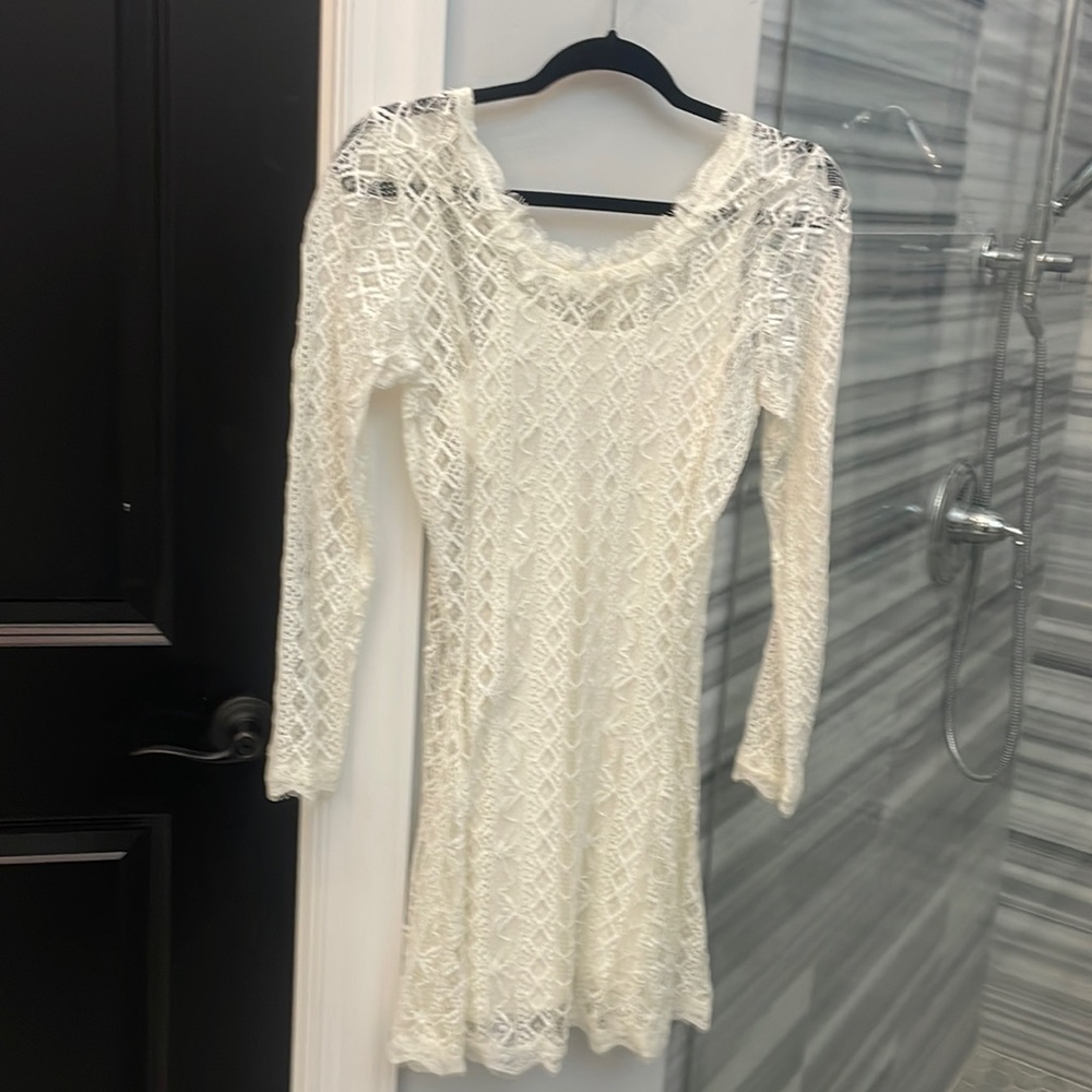 Beautiful white lace HEARTLOOM Dress